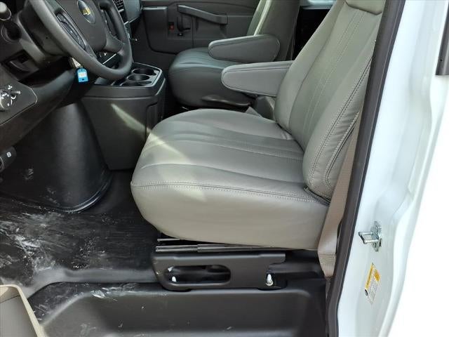 2025 Chevrolet Express Cargo Base