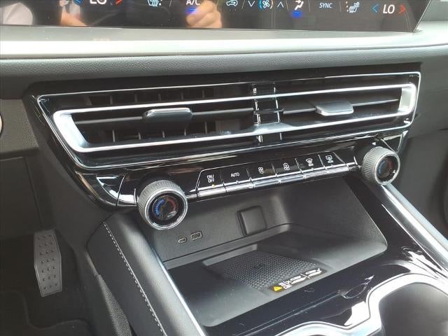 2027 Chevrolet Traverse LT - Photo 25