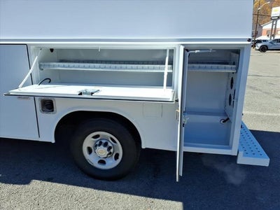 2025 Chevrolet Express Cutaway 3500 Base