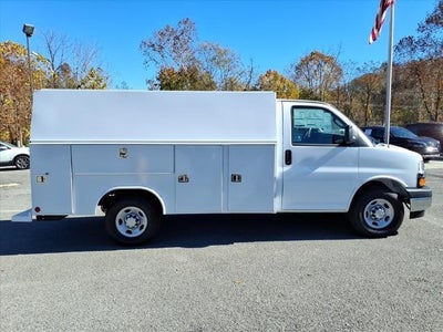 2025 Chevrolet Express Cutaway 3500 Base