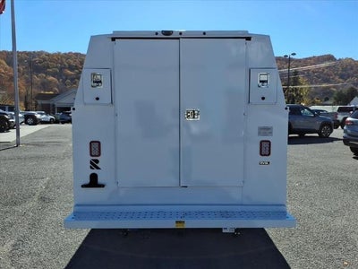 2025 Chevrolet Express Cutaway 3500 Base