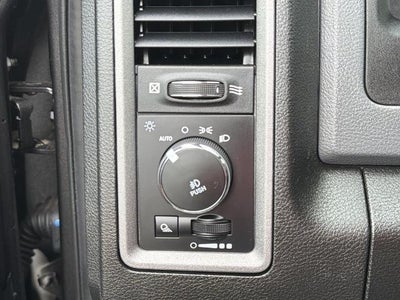 2020 RAM 1500 Classic Express Crew Cab 4x2 5'7" Box