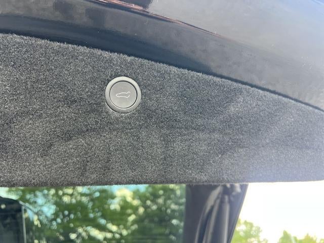 2023 Tesla Model X Base
