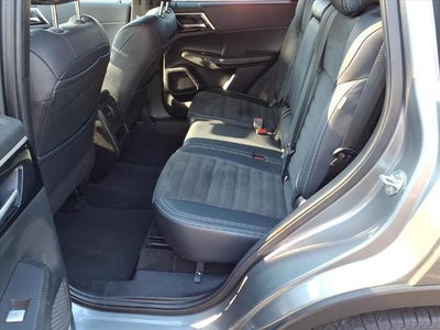 2024 Mitsubishi Outlander SE