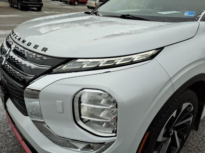 2024 Mitsubishi Outlander Plug-In Hybrid SE