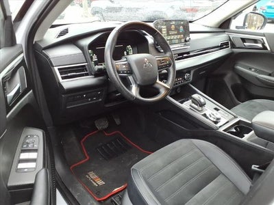 2024 Mitsubishi Outlander Plug-In Hybrid SE