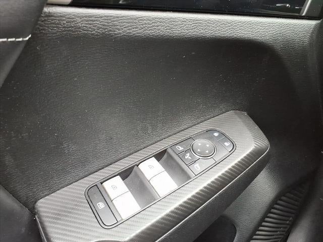 2024 Mitsubishi Outlander Plug-In Hybrid SE