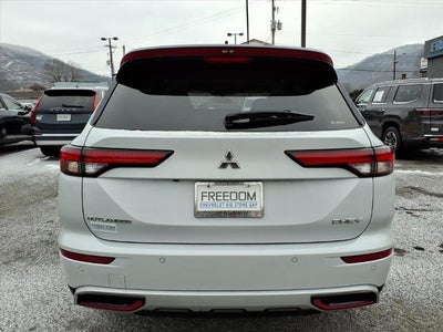 2024 Mitsubishi Outlander Plug-In Hybrid SE