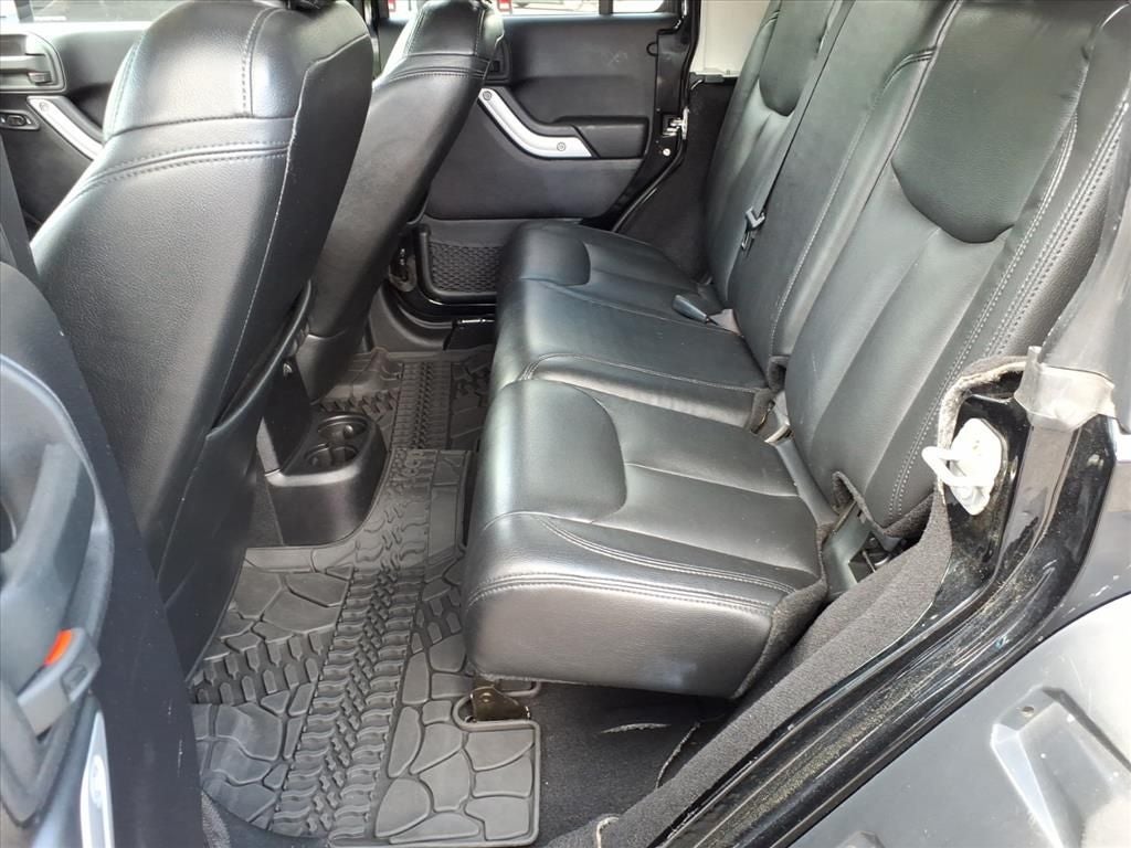 2014 Jeep Wrangler Unlimited Sahara 4wd
