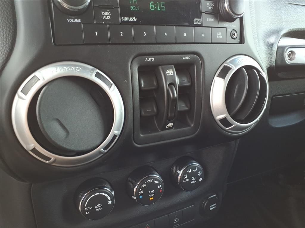 2014 Jeep Wrangler Unlimited Sahara 4wd