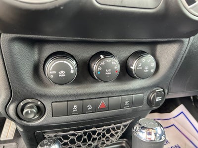 2014 Jeep Wrangler Unlimited Sahara 4wd