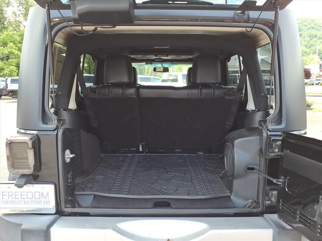 2014 Jeep Wrangler Unlimited Sahara 4wd