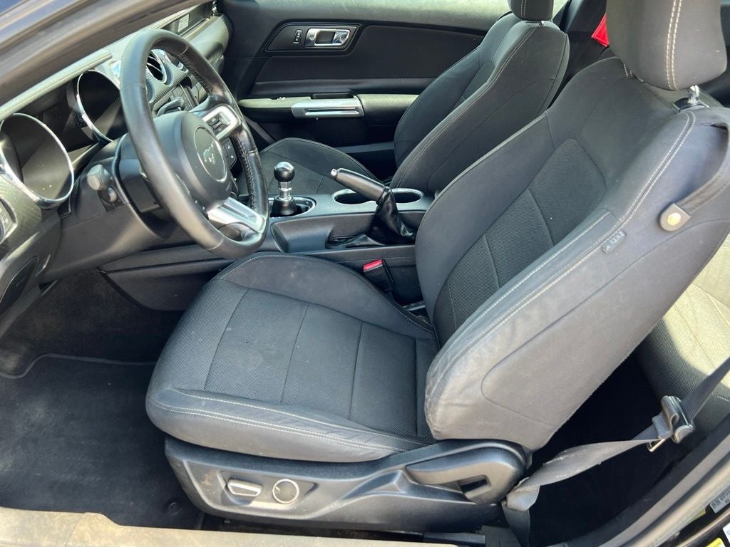 2016 Ford Mustang V6
