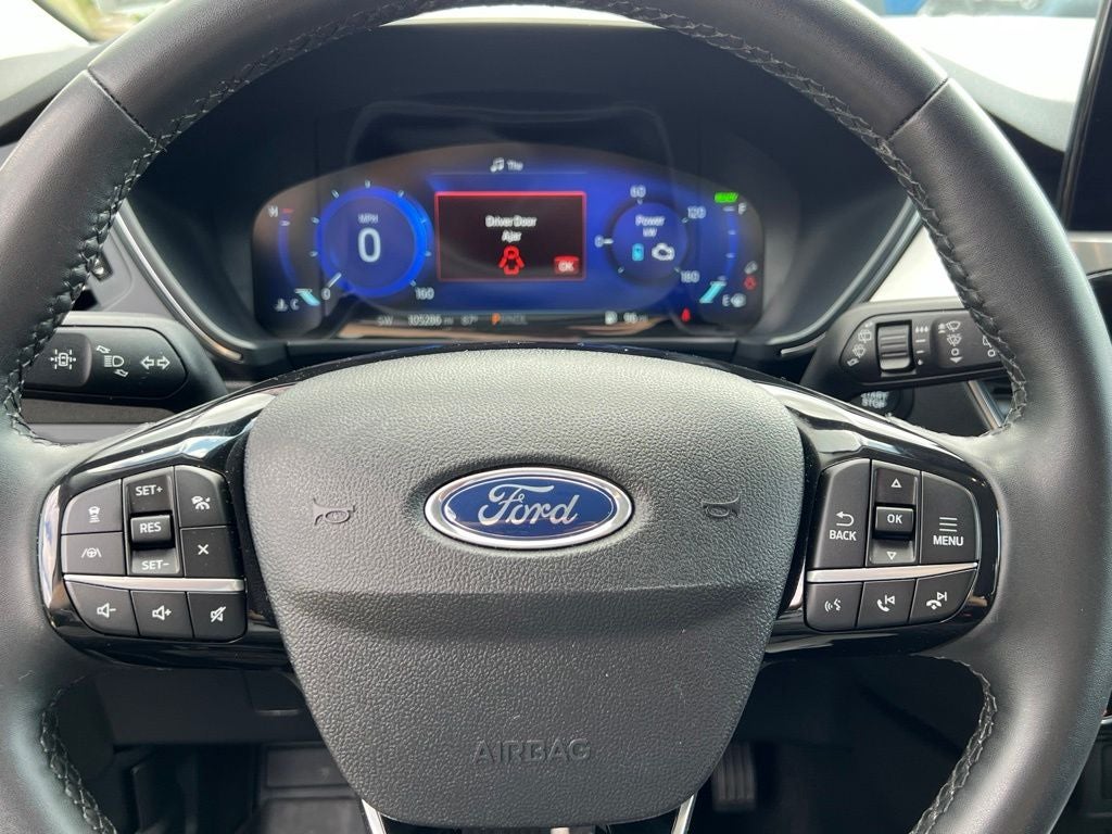 2022 Ford Escape Hybrid Titanium