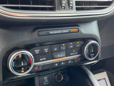 2022 Ford Escape Hybrid Titanium