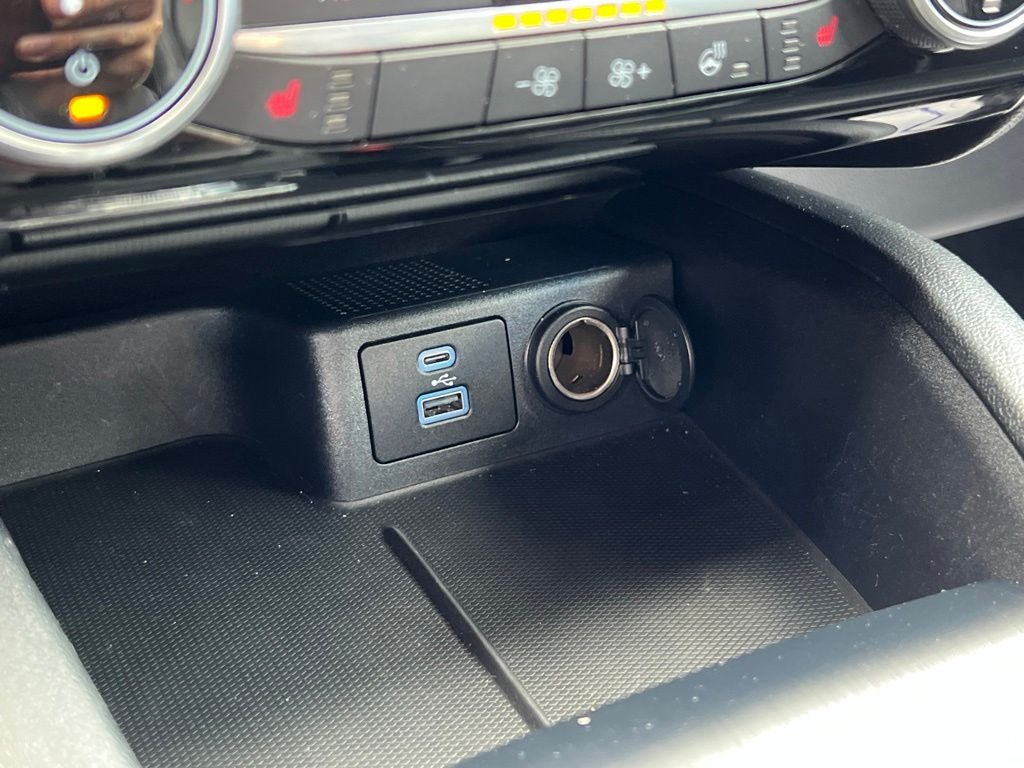 2022 Ford Escape Hybrid Titanium