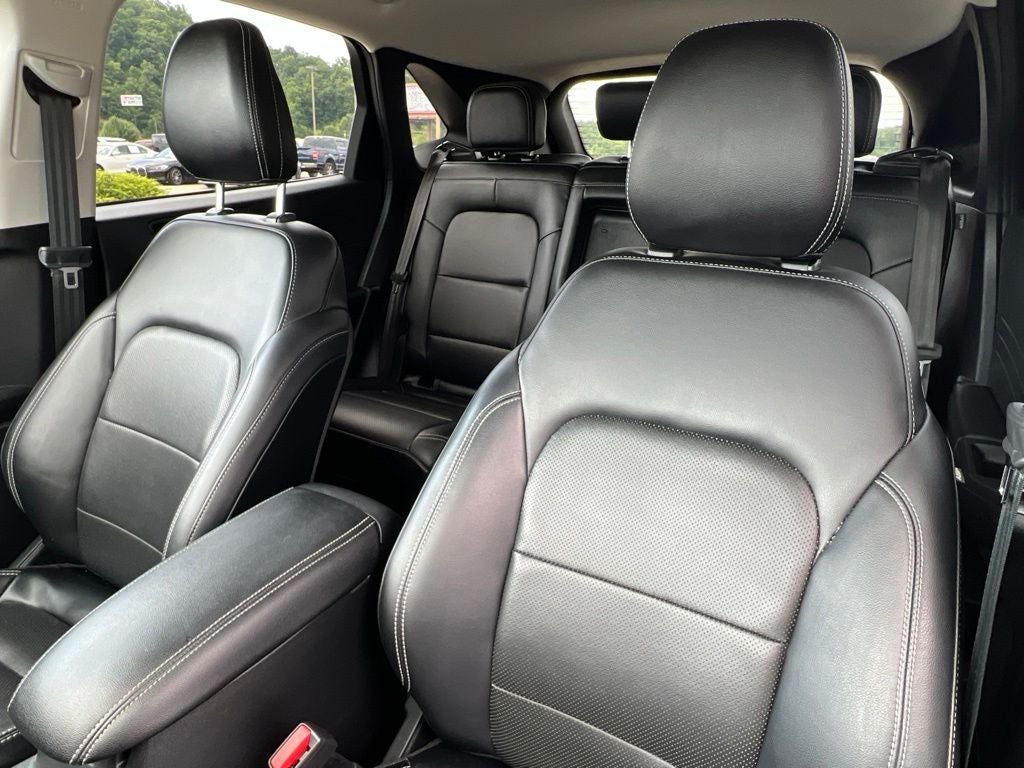 2022 Ford Escape Hybrid Titanium