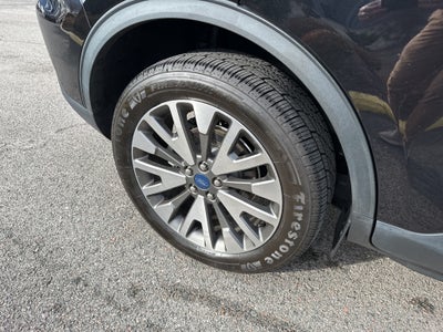 2022 Ford Escape Hybrid Titanium