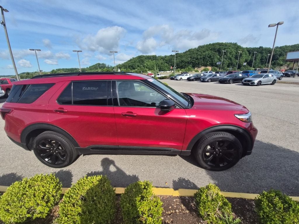 2023 Ford Explorer ST-Line
