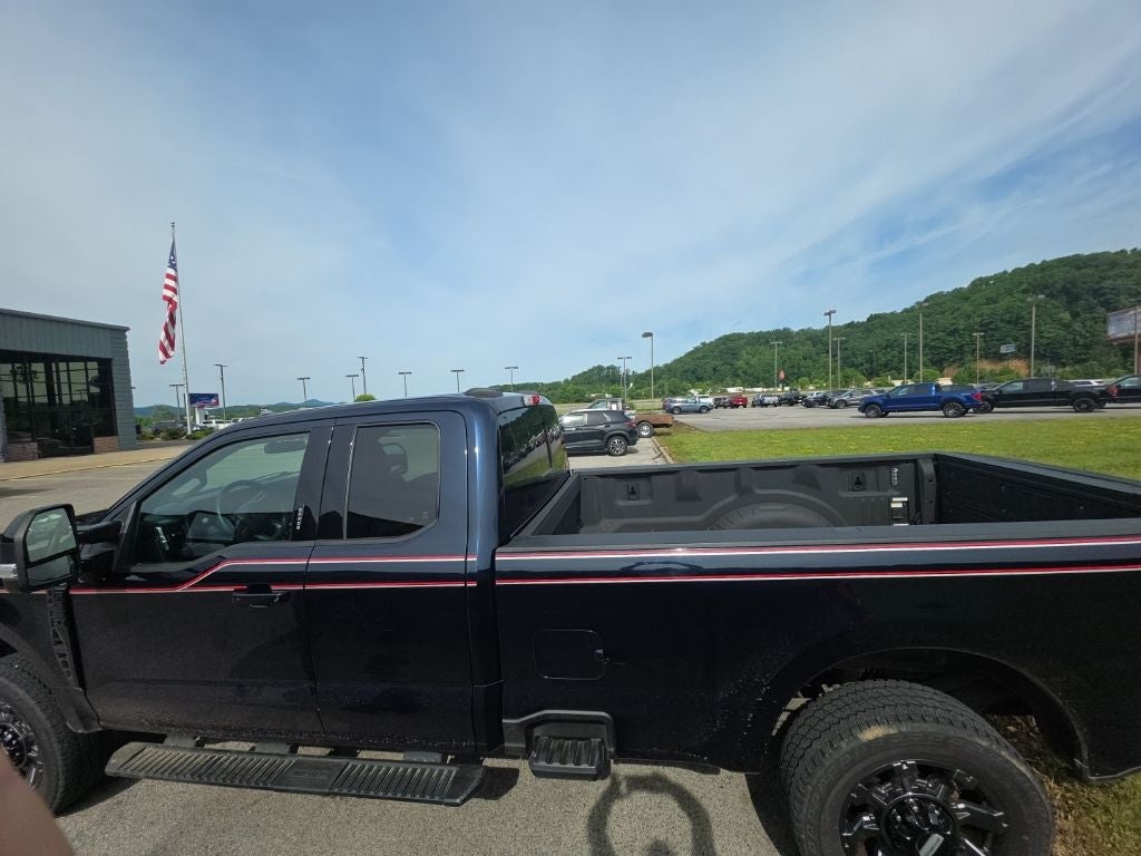 2023 Ford F-350SD Lariat