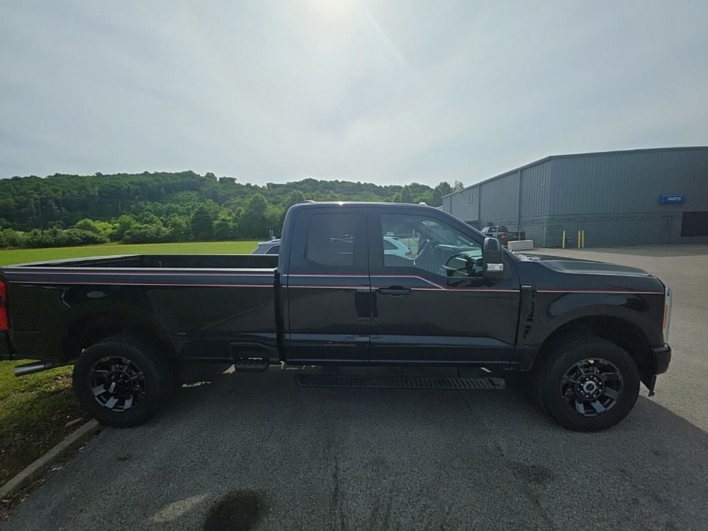 2023 Ford F-350SD Lariat