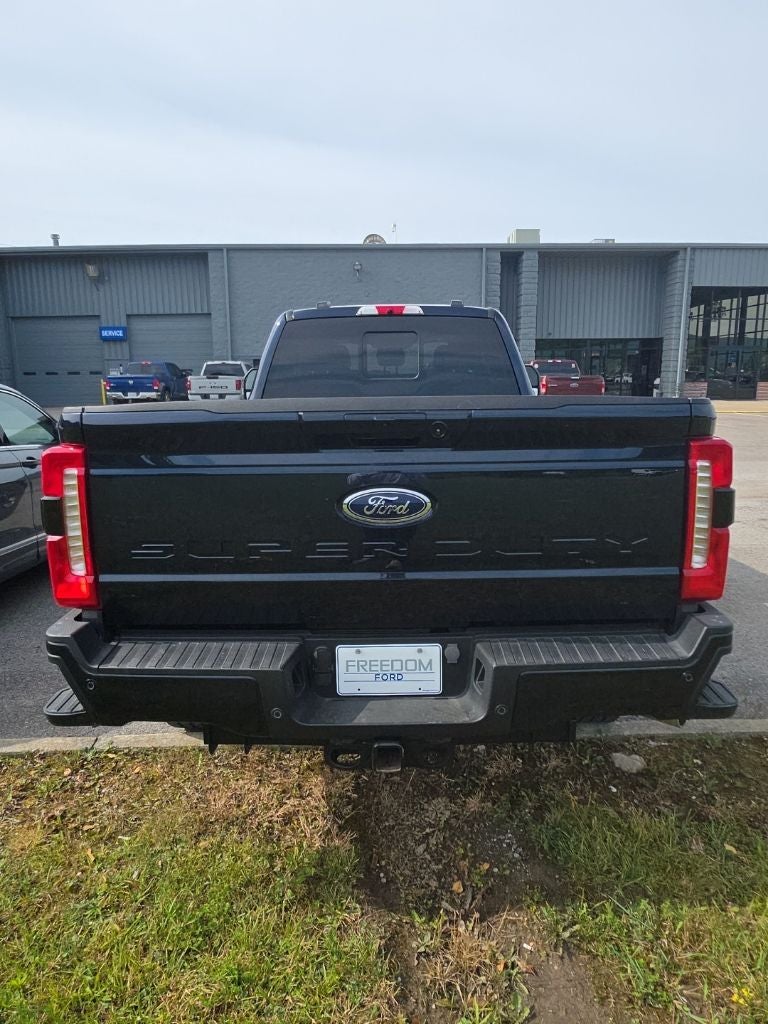 2023 Ford F-350SD Lariat