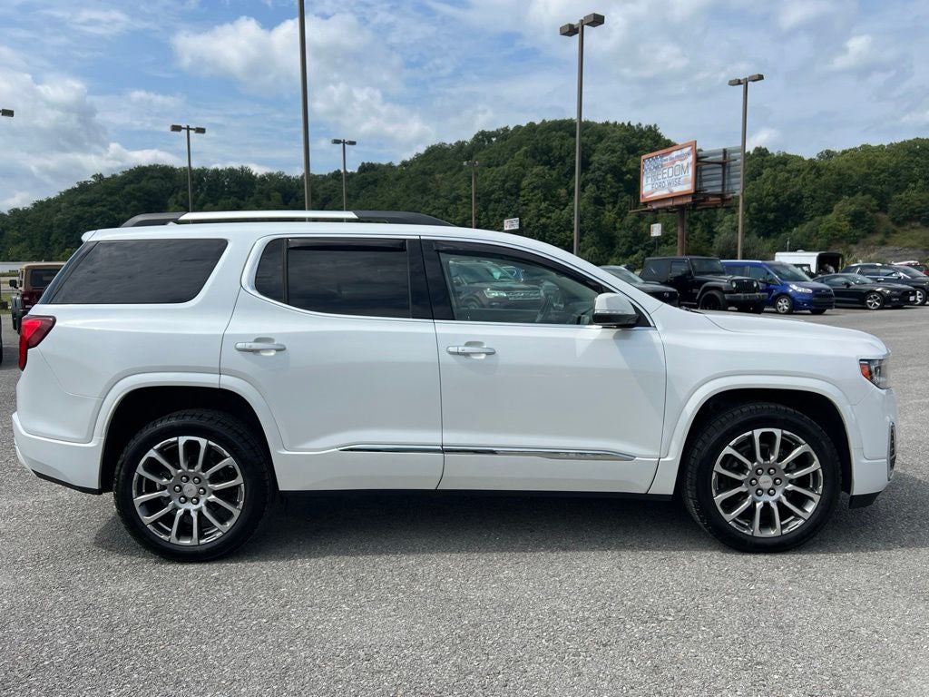 2023 GMC Acadia Denali