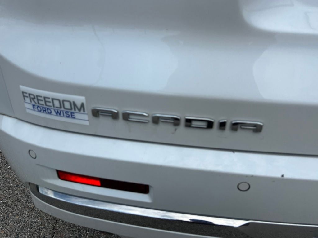 2023 GMC Acadia Denali