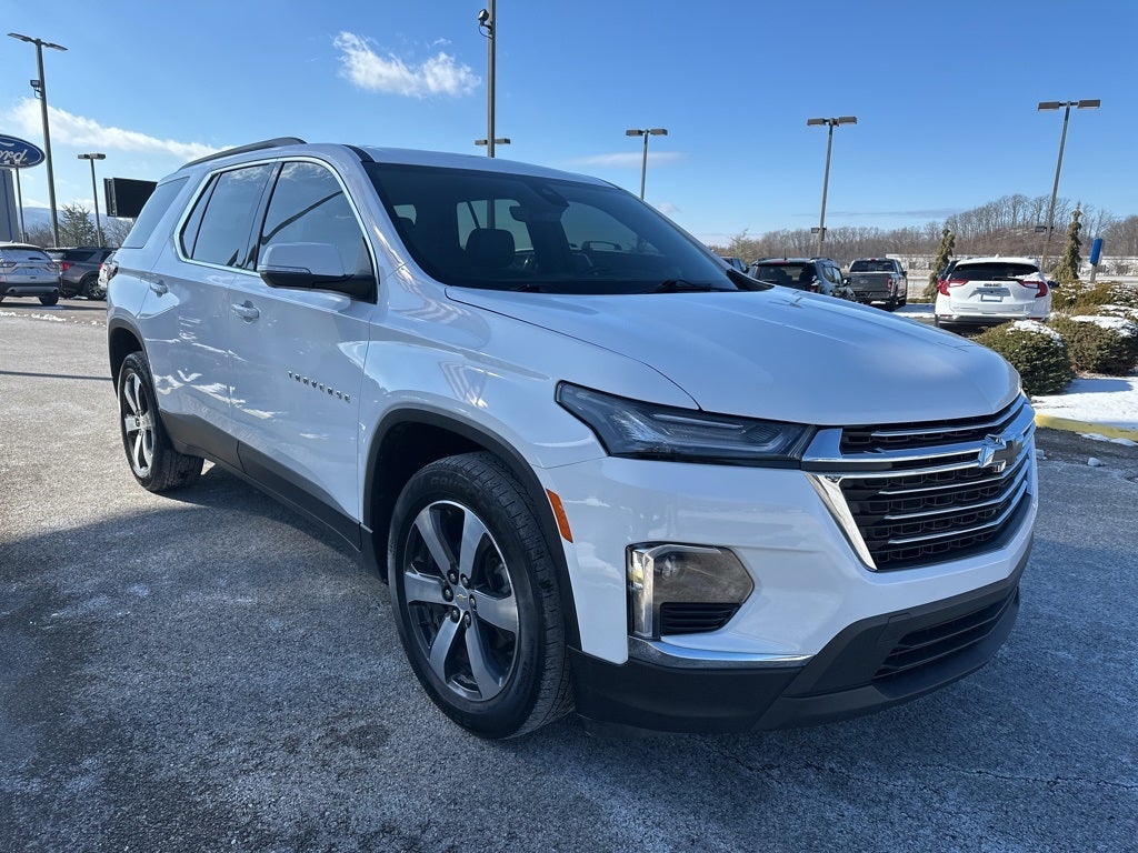 2023 Chevrolet Traverse LT Leather