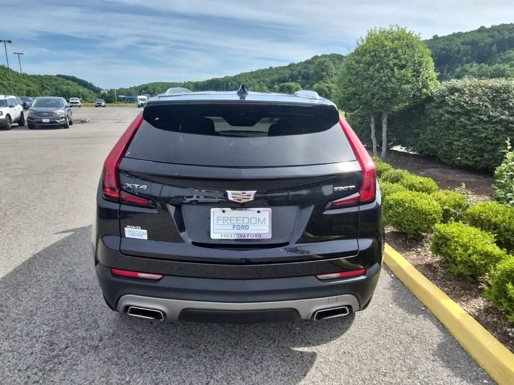 2023 Cadillac XT4 Premium Luxury