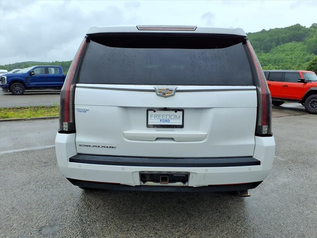 2016 Cadillac Escalade Luxury