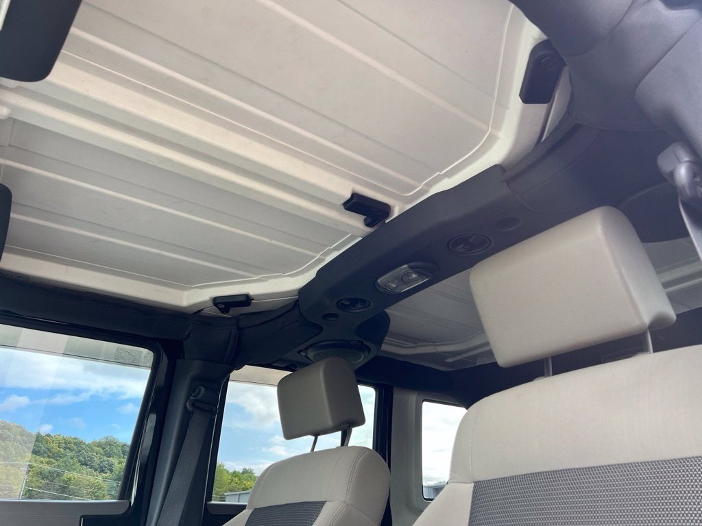 2010 Jeep Wrangler Unlimited Islander