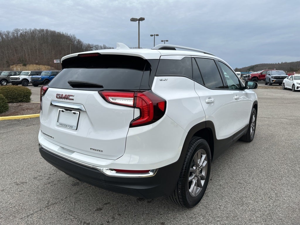 2024 GMC Terrain SLT