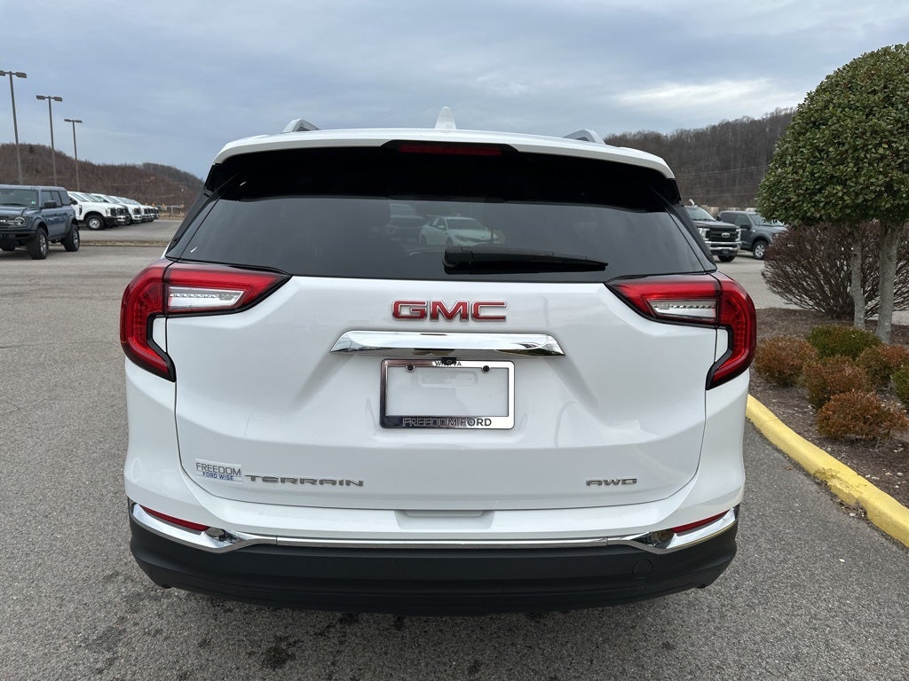 2024 GMC Terrain SLT