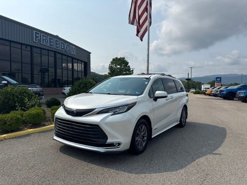 2021 Toyota Sienna XLE 7 Passenger