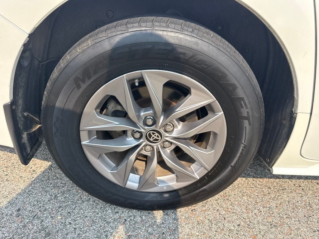 2021 Toyota Sienna XLE 7 Passenger