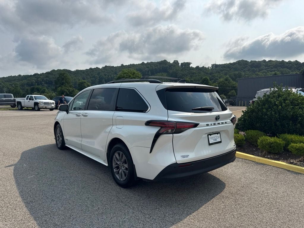 2021 Toyota Sienna XLE 7 Passenger