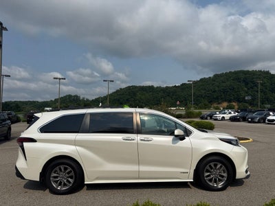2021 Toyota Sienna XLE 7 Passenger