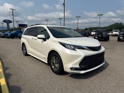 2021 Toyota Sienna XLE 7 Passenger