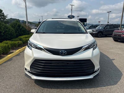 2021 Toyota Sienna XLE 7 Passenger