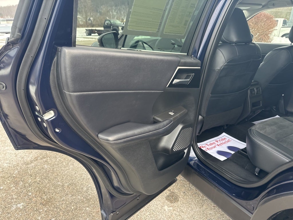 2024 Mitsubishi Outlander SE