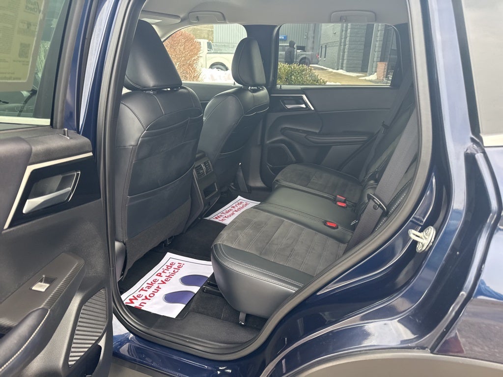 2024 Mitsubishi Outlander SE