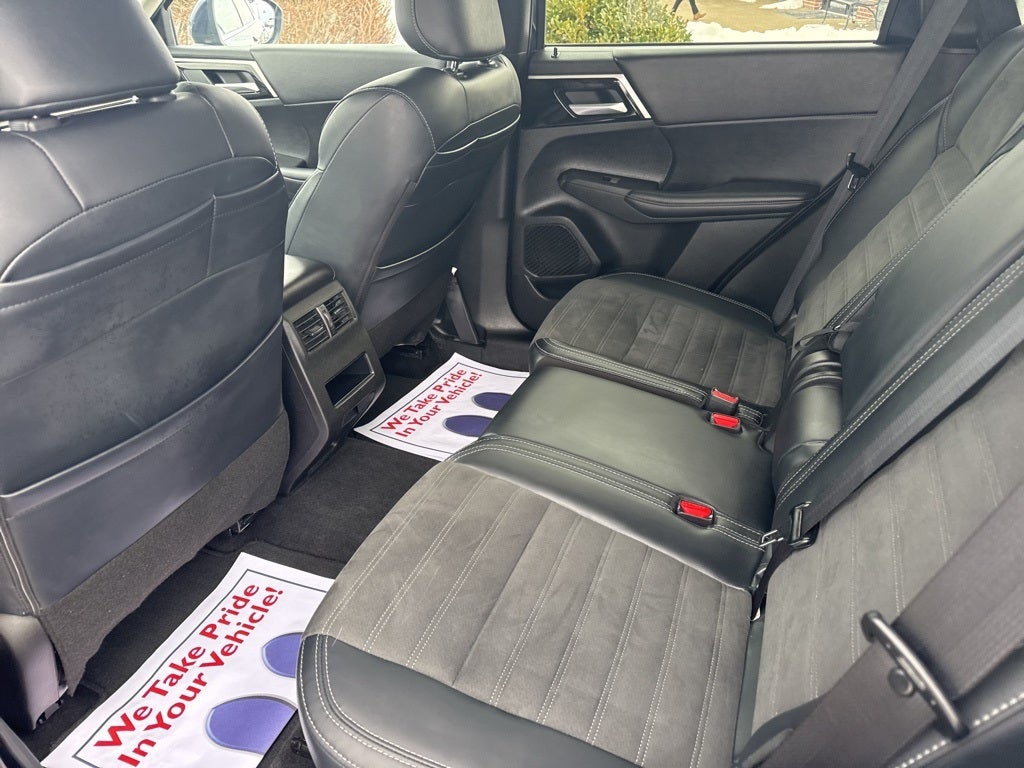 2024 Mitsubishi Outlander SE