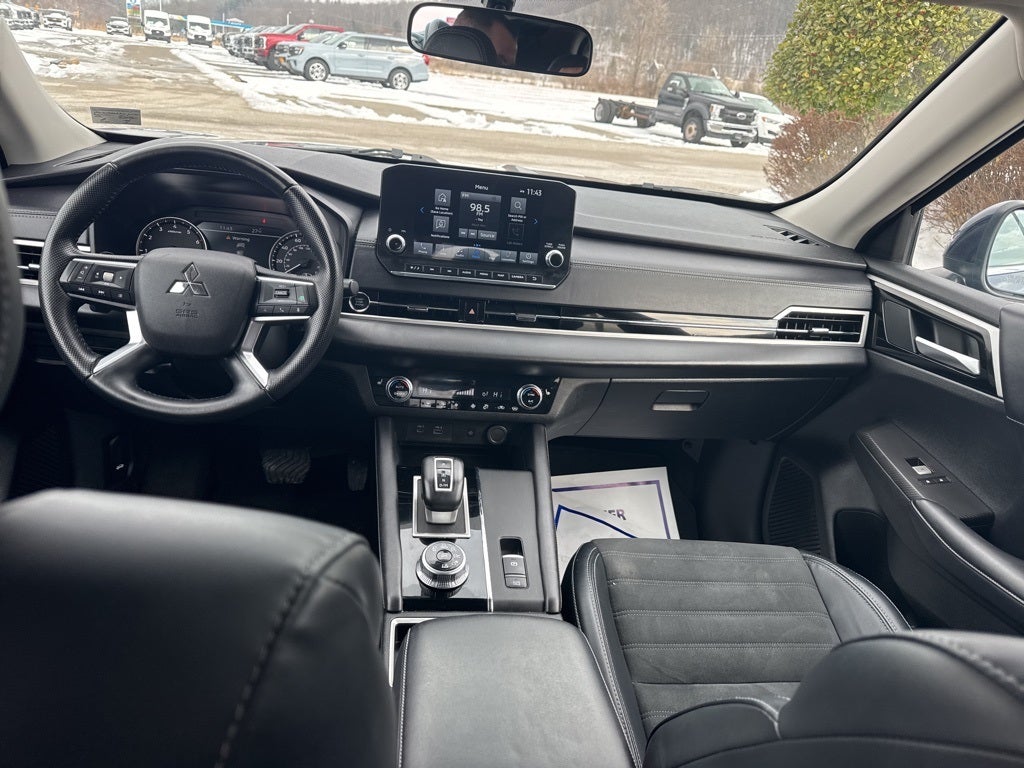 2024 Mitsubishi Outlander SE