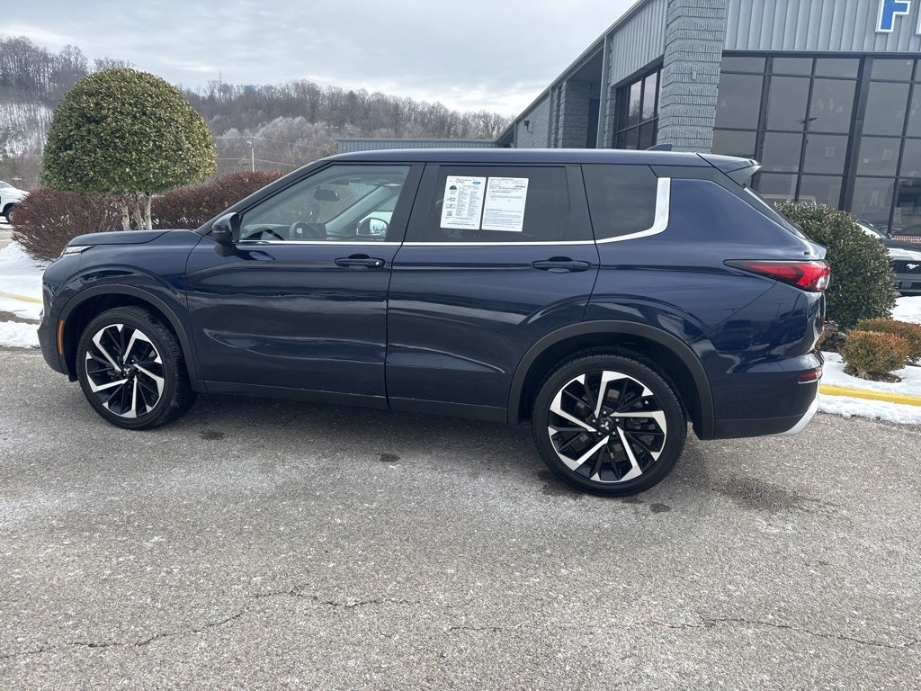 2024 Mitsubishi Outlander SE