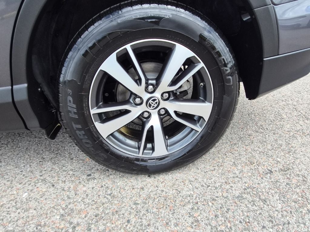2017 Toyota RAV4 XLE