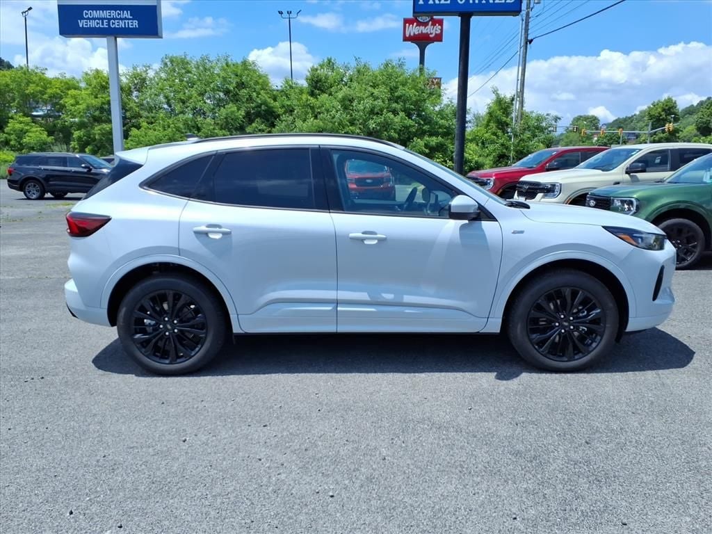 2026 Ford Escape Hybrid ST-Line Elite