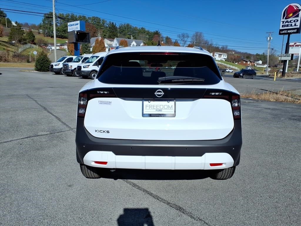 2026 Nissan Kicks SV