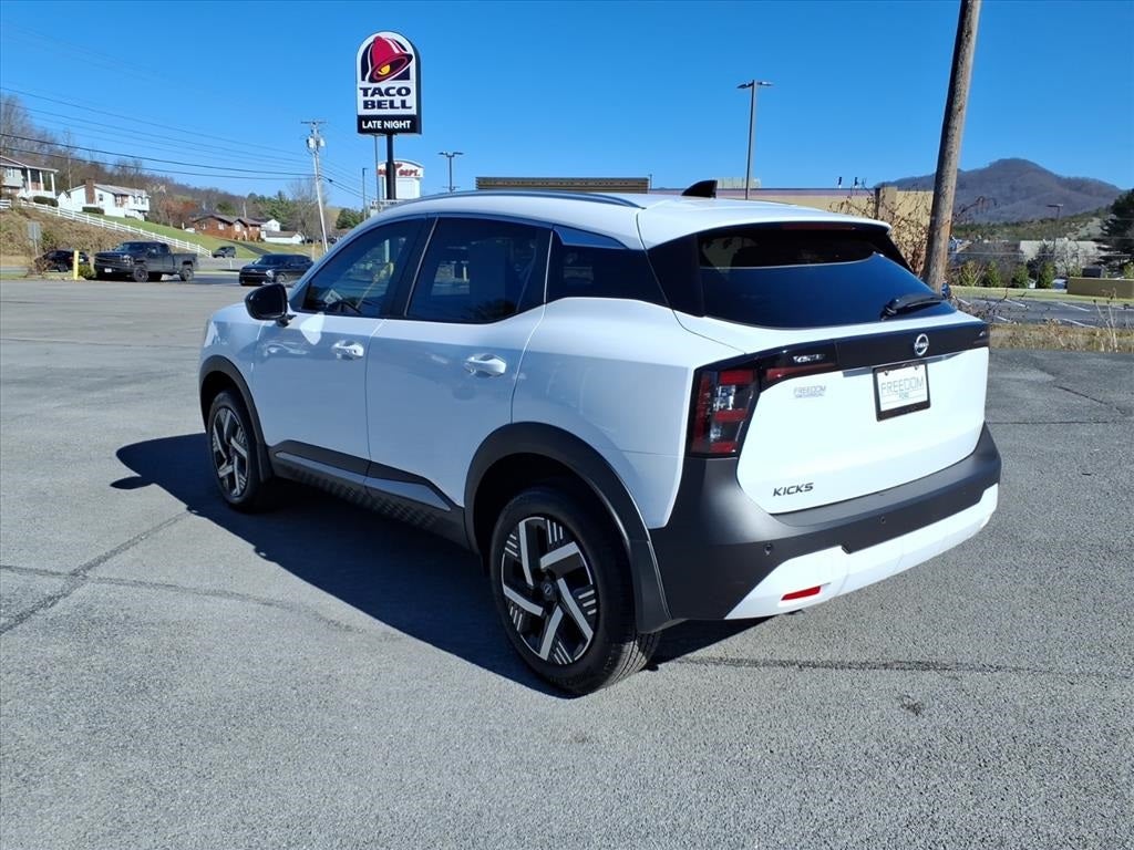 2026 Nissan Kicks SV