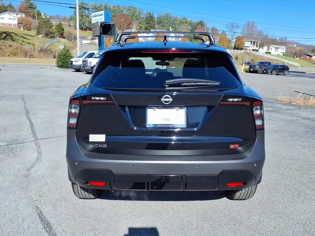 2025 Nissan Kicks SR